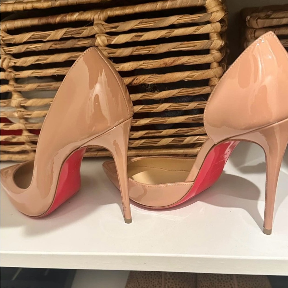 Red bottoms louboutin
